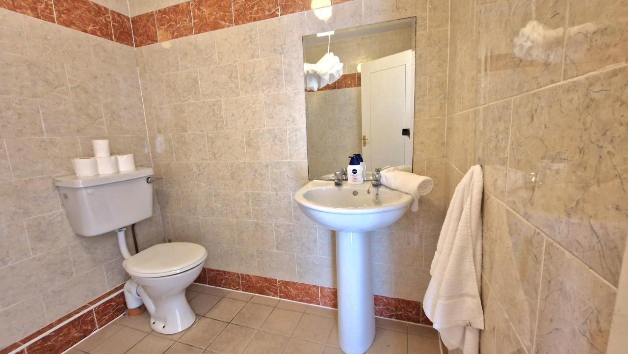 Glen Abhainn Standard Budget Accommodation Athlone Bagian luar foto