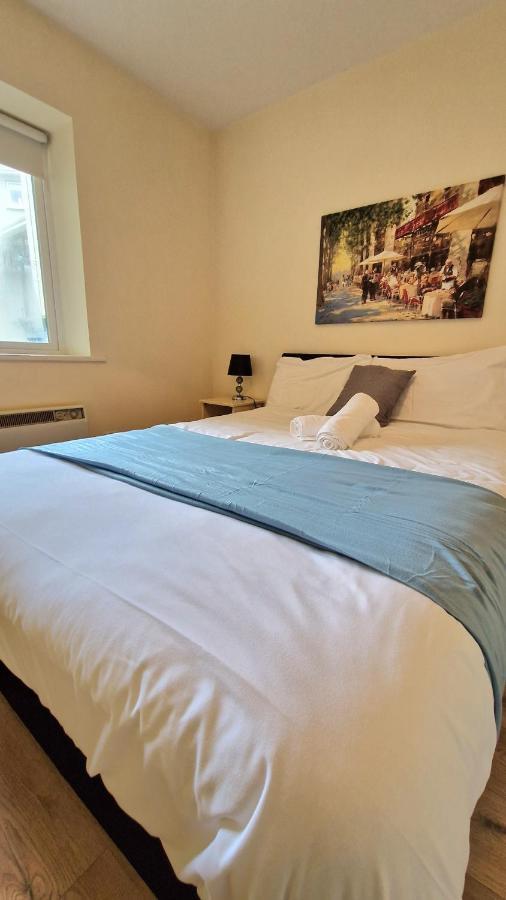 Glen Abhainn Standard Budget Accommodation Athlone Bagian luar foto